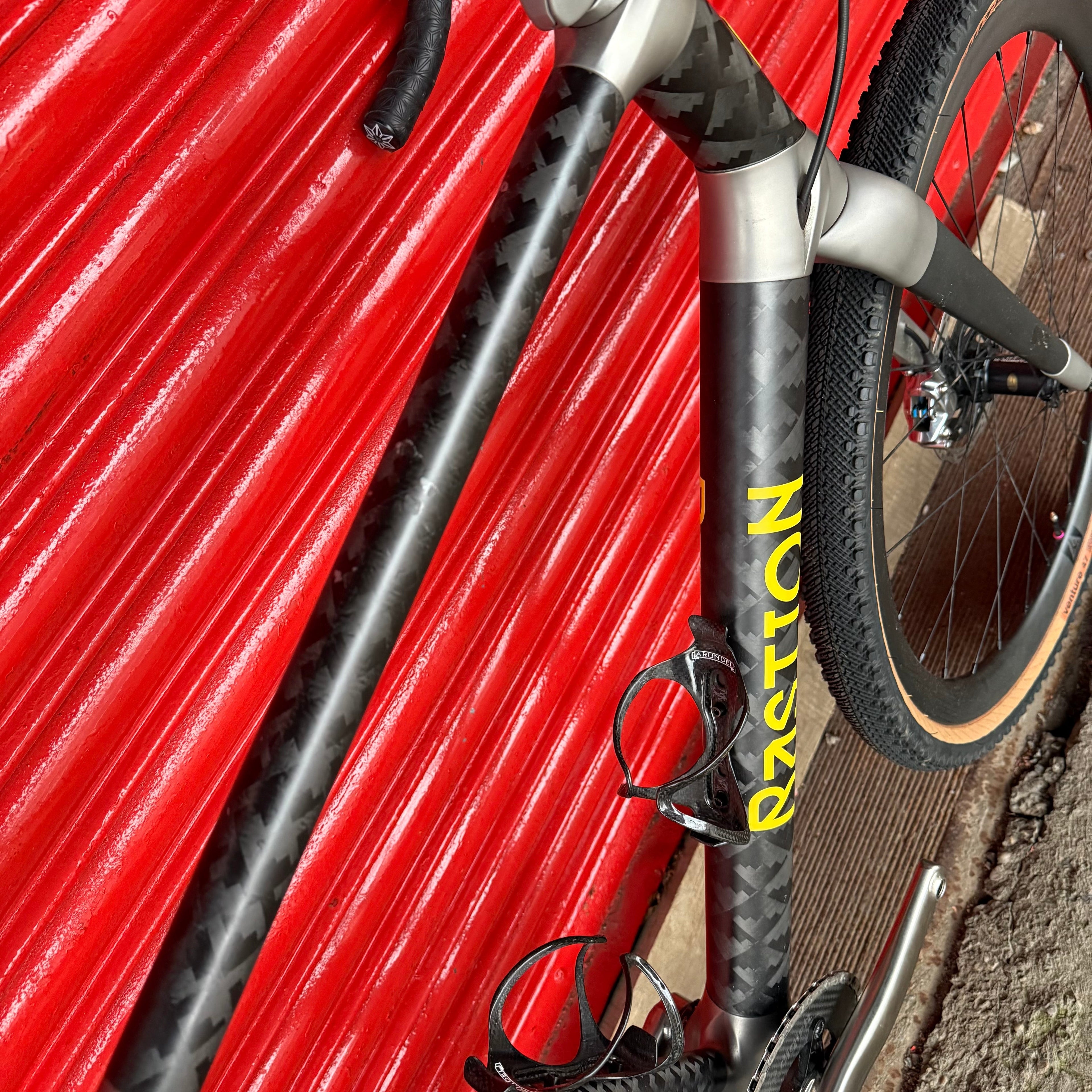 Bastion Crossroad SRAM Red AXS Cane Creek Carbon Disc Gravel Road 2024